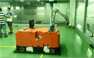 The filling robot is in debugging